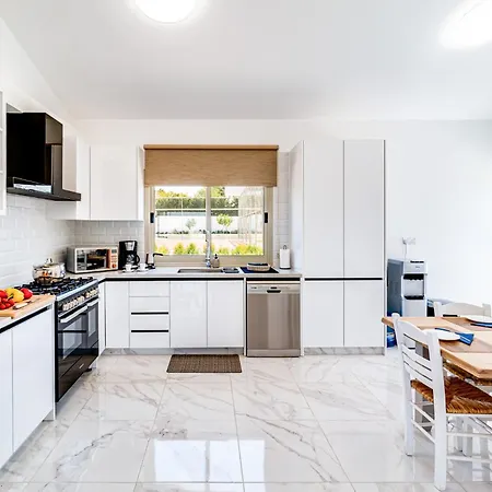 Kathi By Ezoria * Paphos