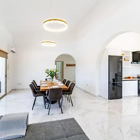 Villa Kathi By Ezoria