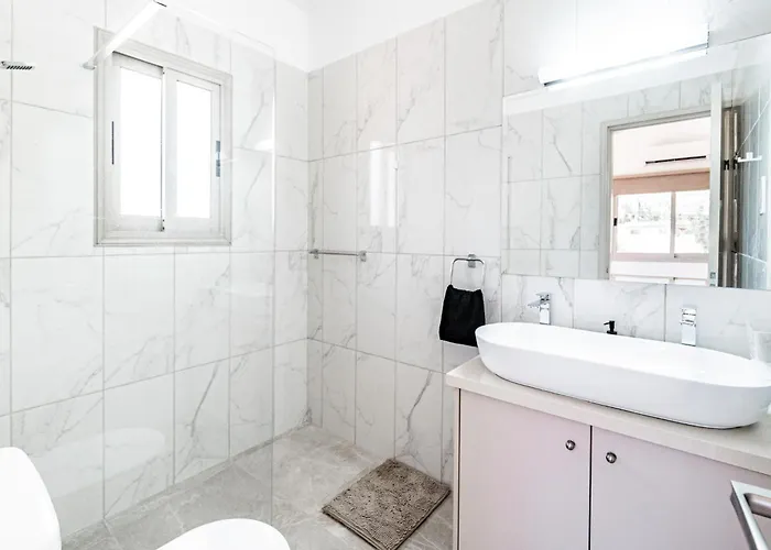 Kathi By Ezoria Vila Paphos