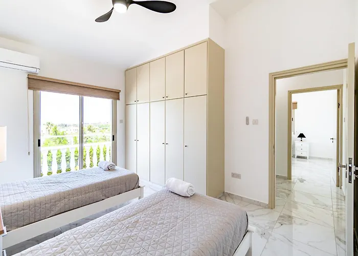 ヴィラ Kathi By Ezoria