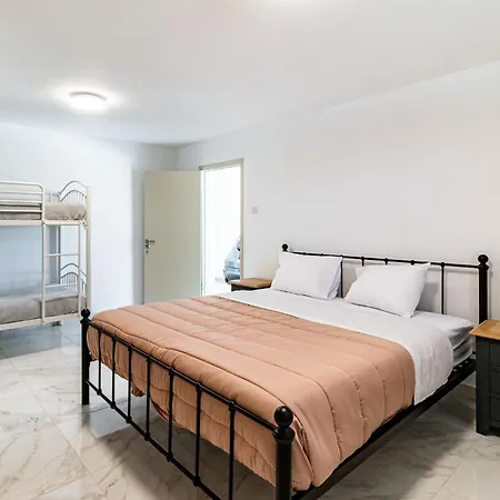 Kathi By Ezoria וילה *