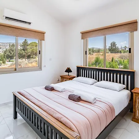 Kathi By Ezoria פאפוס